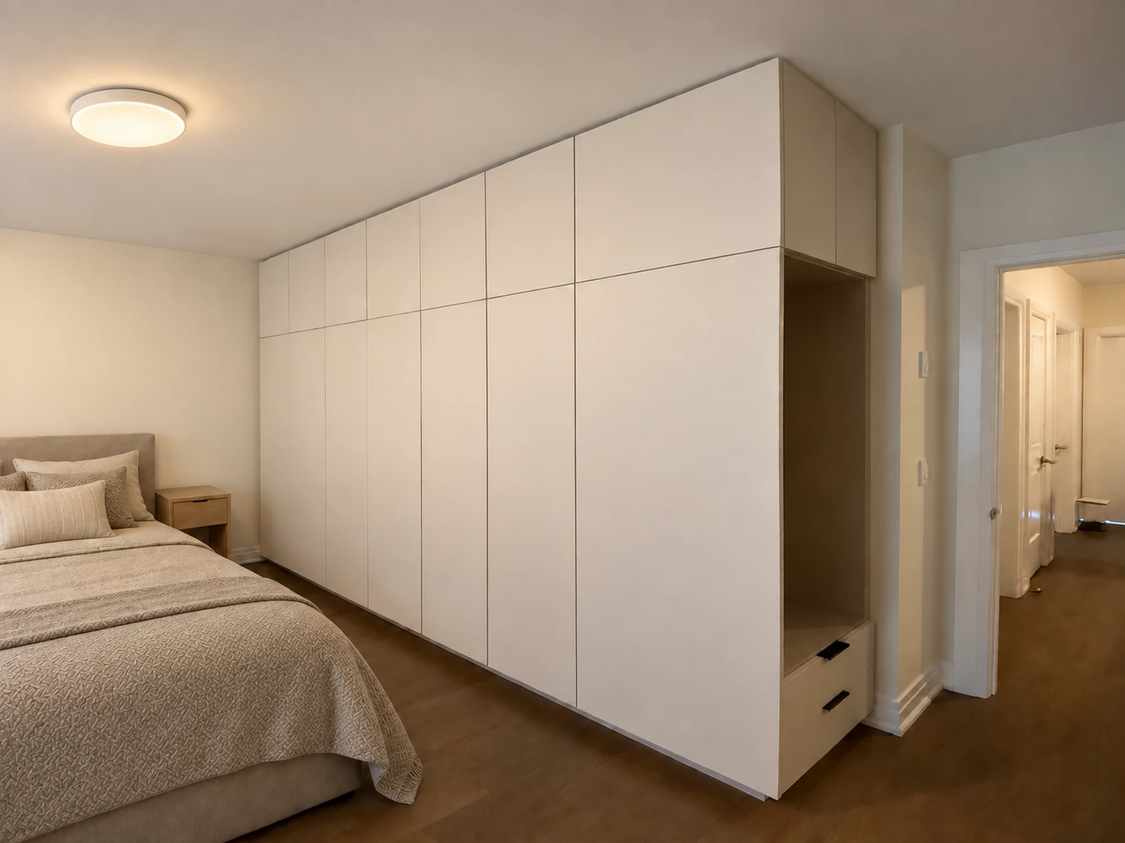Flat-panel push-to-open wardrobe wall with recessed outerwear and bag niche