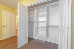 3-in-4-Inch Thickness Custom Closet (10) 3-in-4-Inch Thickness Custom Closet (10)